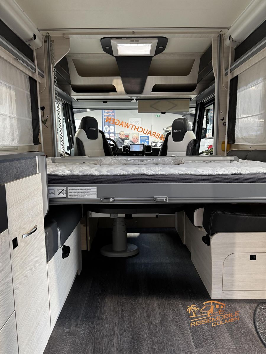 Fahrzeugabbildung Challenger Integriert Graphite Edition 2060 Auto. Artic 6D