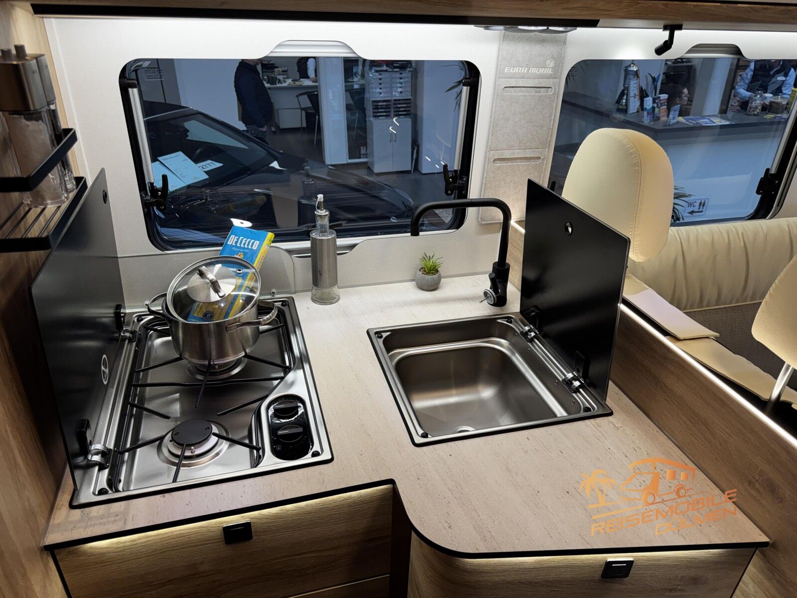 Fahrzeugabbildung Eura Mobil Profila T PT 720 EB Edition 101 Fahrassistenz