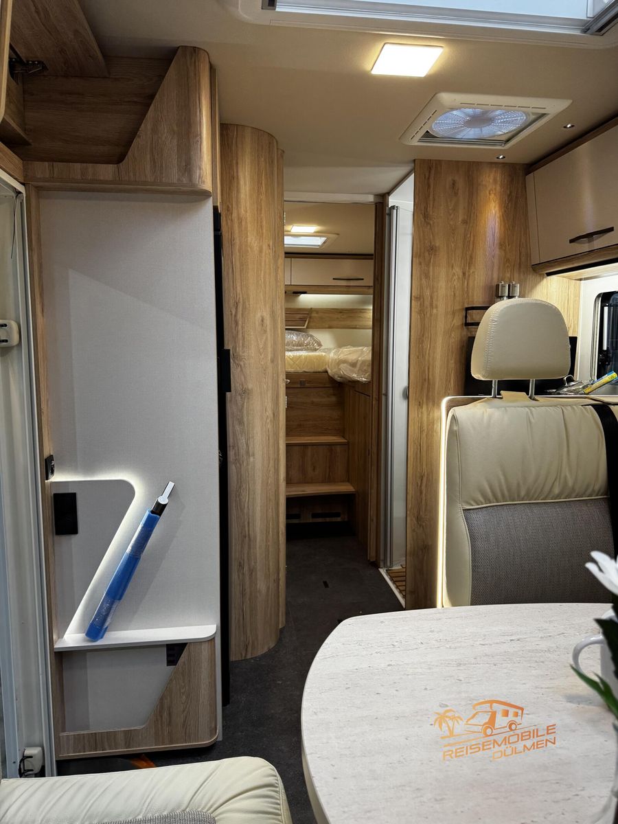 Fahrzeugabbildung Eura Mobil Profila T 720 EB Edition 101 4,25t Fahrassitent