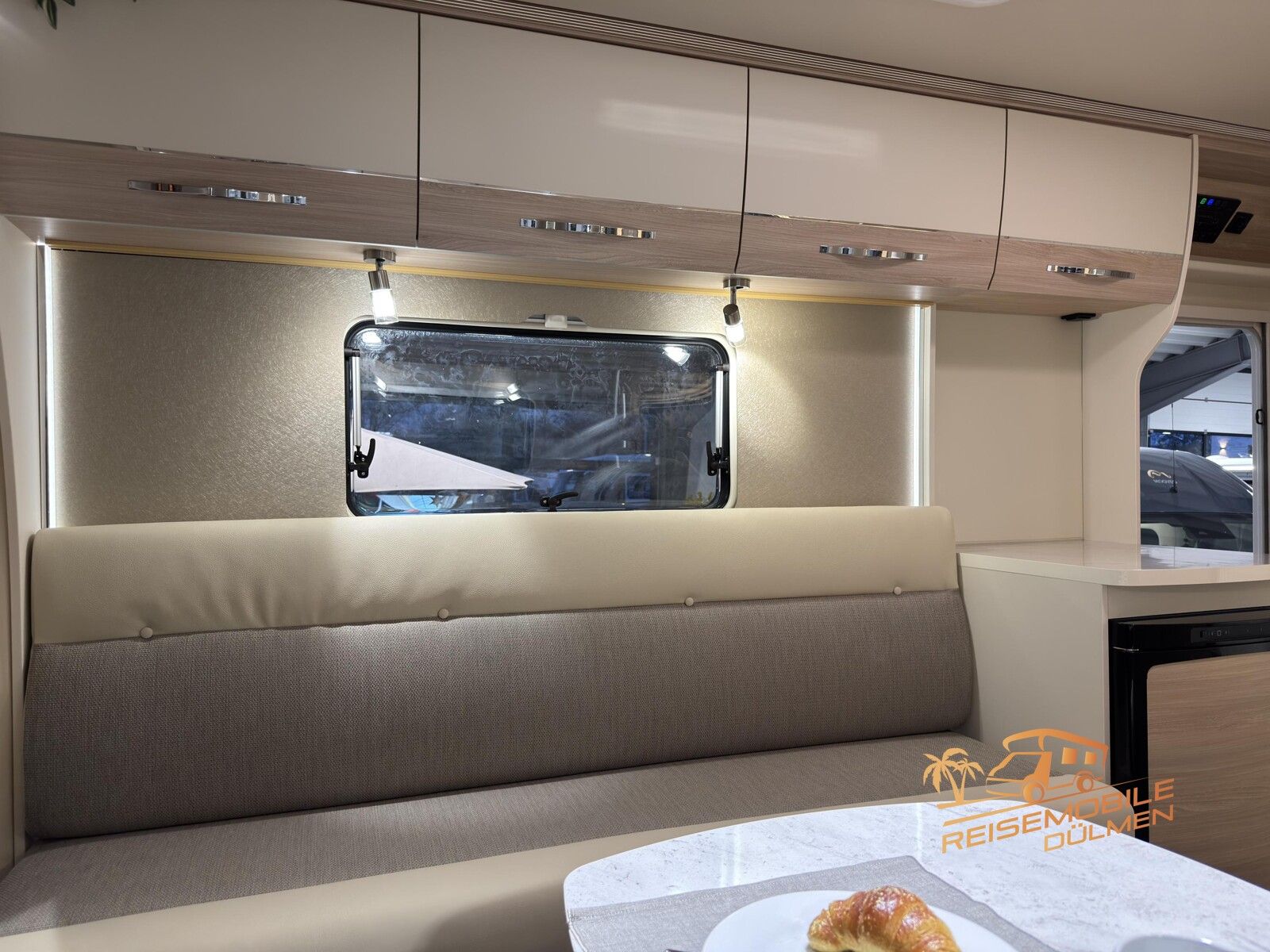 Fahrzeugabbildung Eura Mobil Activa One AO 630 LS Luftfahrwerk Travel Paket