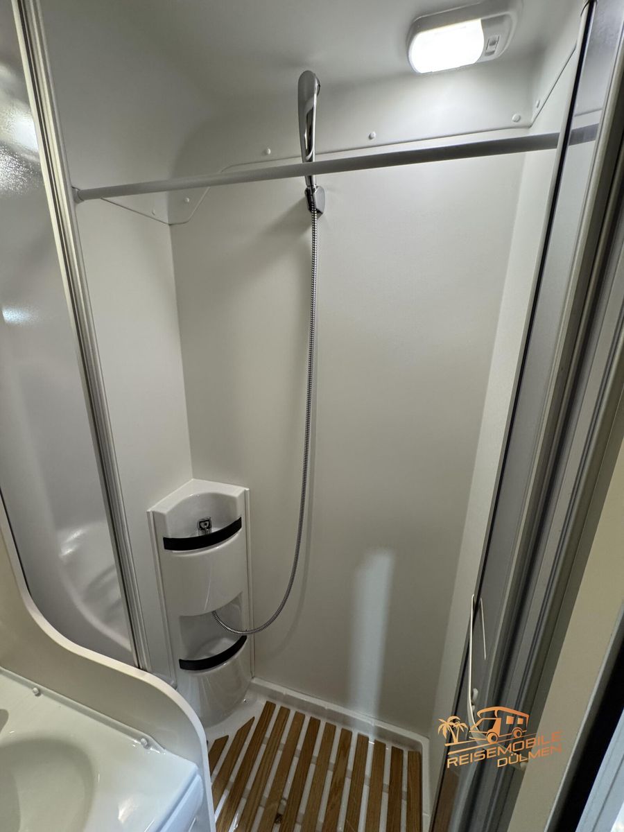 Fahrzeugabbildung Eura Mobil Activa One AO 630 LS Luftfahrwerk Travel Paket