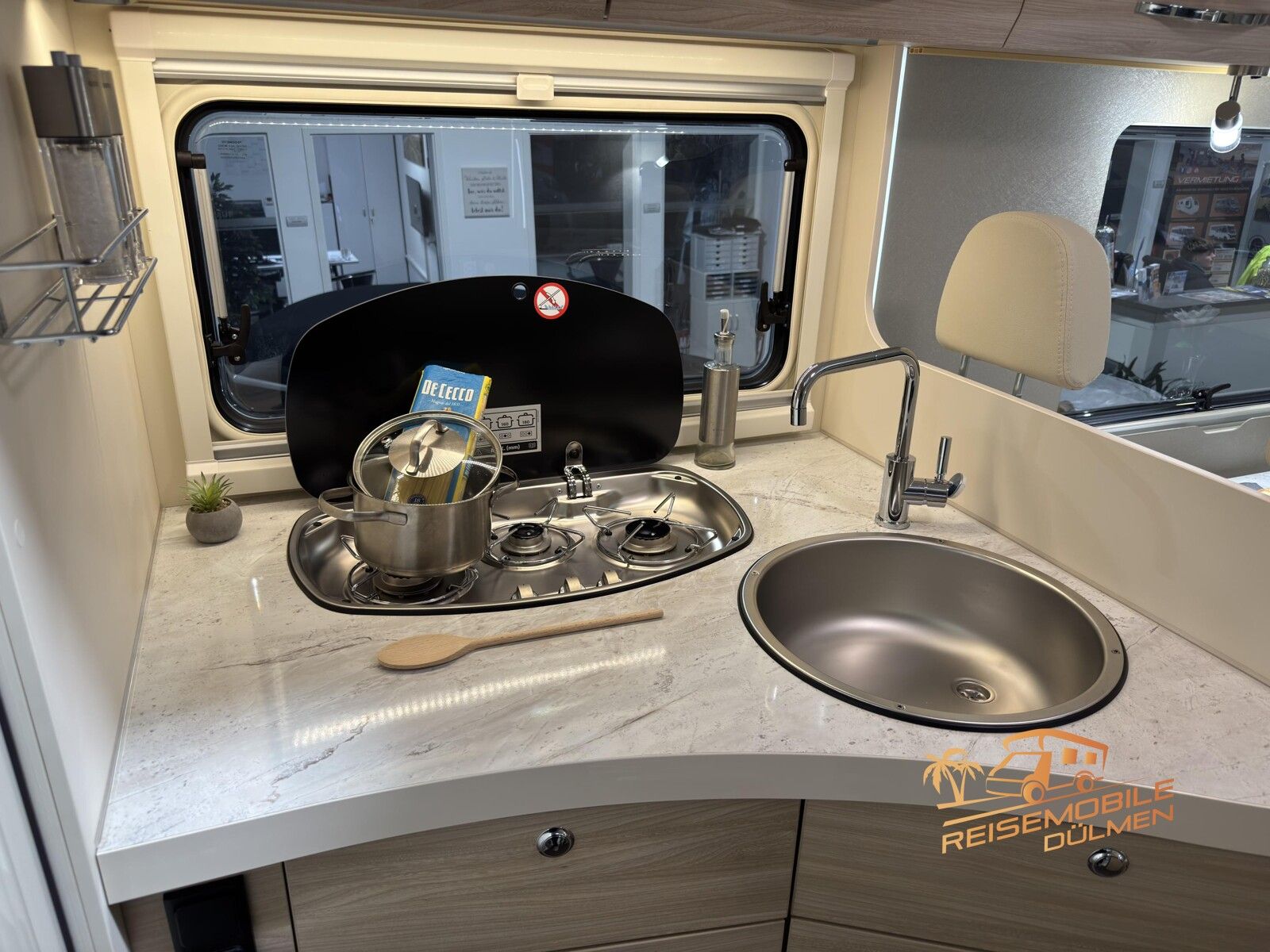 Fahrzeugabbildung Eura Mobil Activa One AO 630 LS Luftfahrwerk Travel Paket