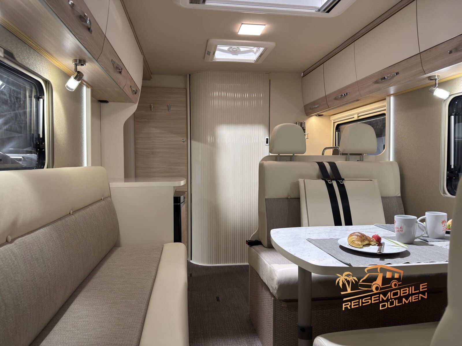 Fahrzeugabbildung Eura Mobil Activa One AO 630 LS Luftfahrwerk Travel Paket