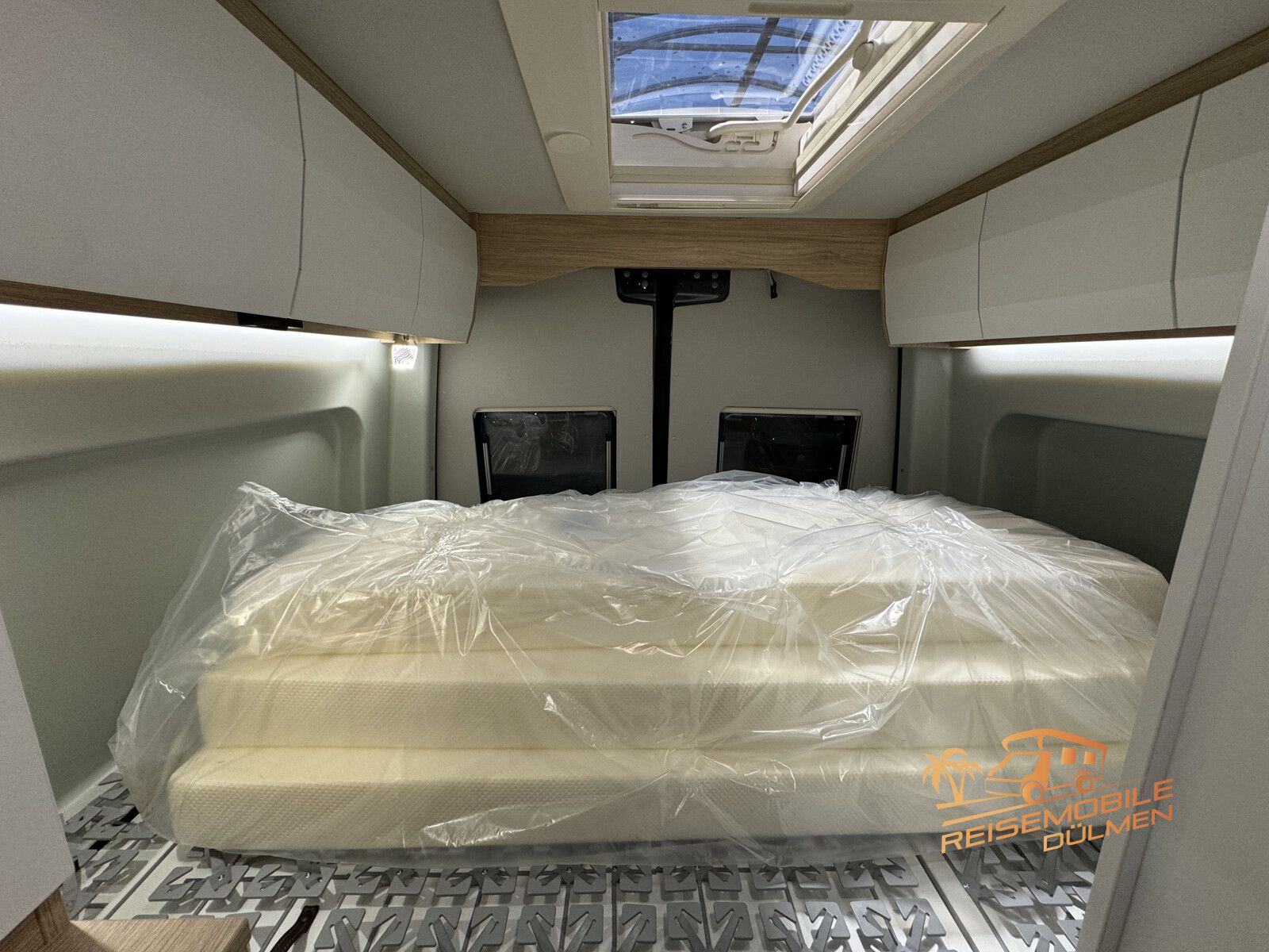 Fahrzeugabbildung YUCON Microliner 6.0 BD 4.1 t 4x4 K-Peak Markise WiFi