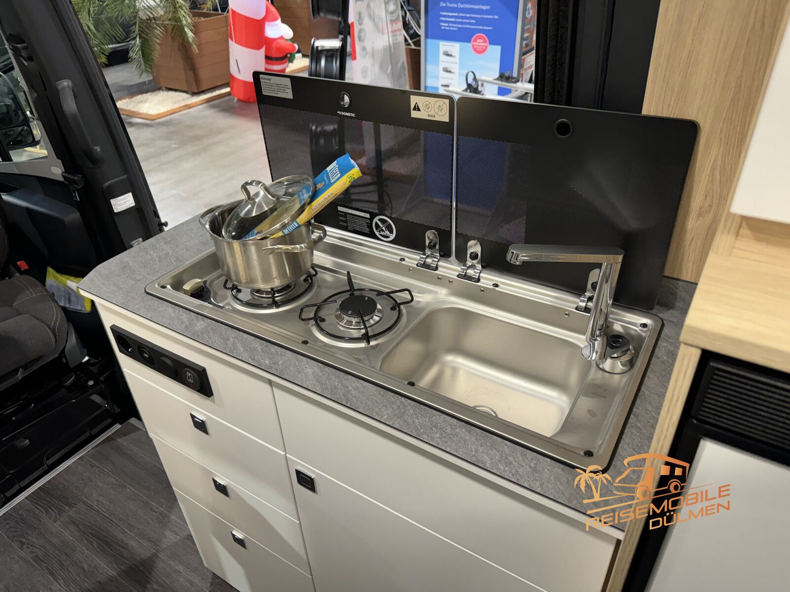 Fahrzeugabbildung YUCON Microliner 6.0 BD 3.5 t V-City Lithium Distronic