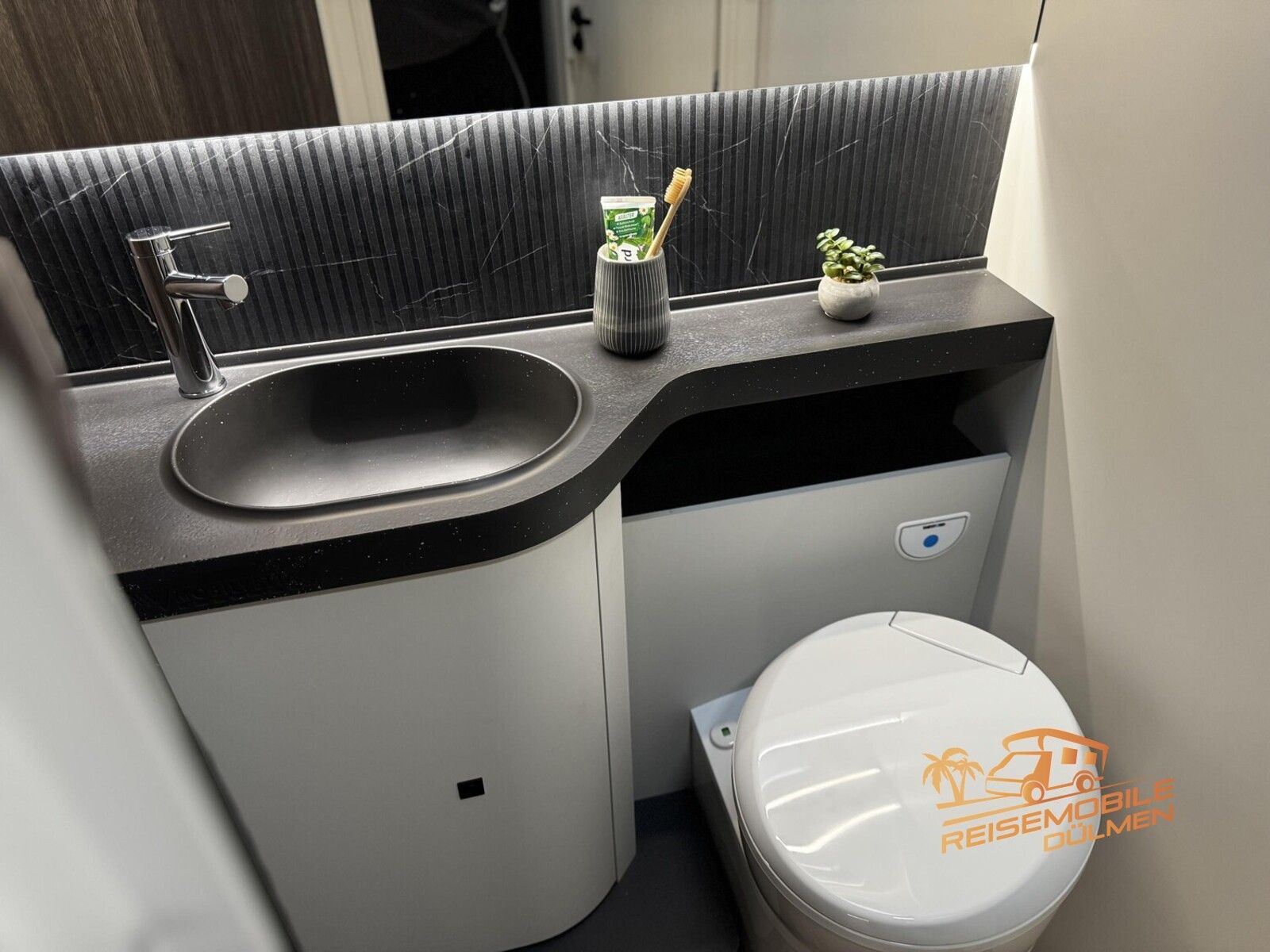 Fahrzeugabbildung Mobilvetta Kea P86 NB 180 PS Navi RFK Wi-Fi 32TV ACC ALDE