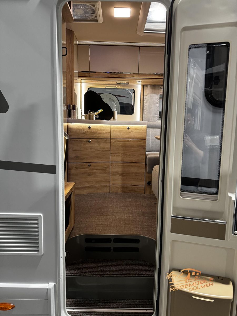 Fahrzeugabbildung Eura Mobil Integra Line 720 EF RFK Alde Luftfahrwerk