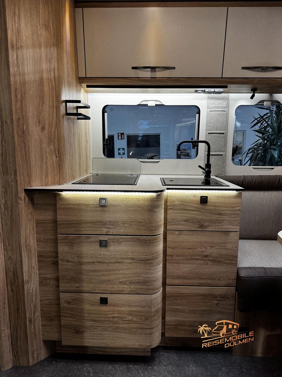 Fahrzeugabbildung Eura Mobil Profila T 720 EF Edition 101 4,25t Fahrassi