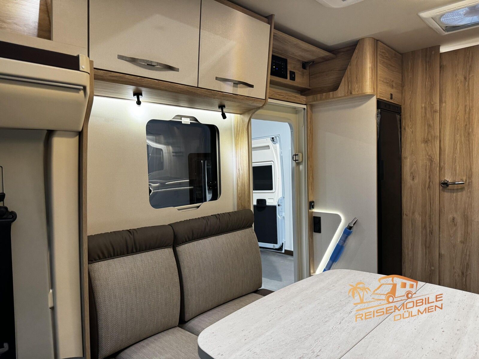 Fahrzeugabbildung Eura Mobil Profila T 720 EF Edition 101 4,25t Fahrassi