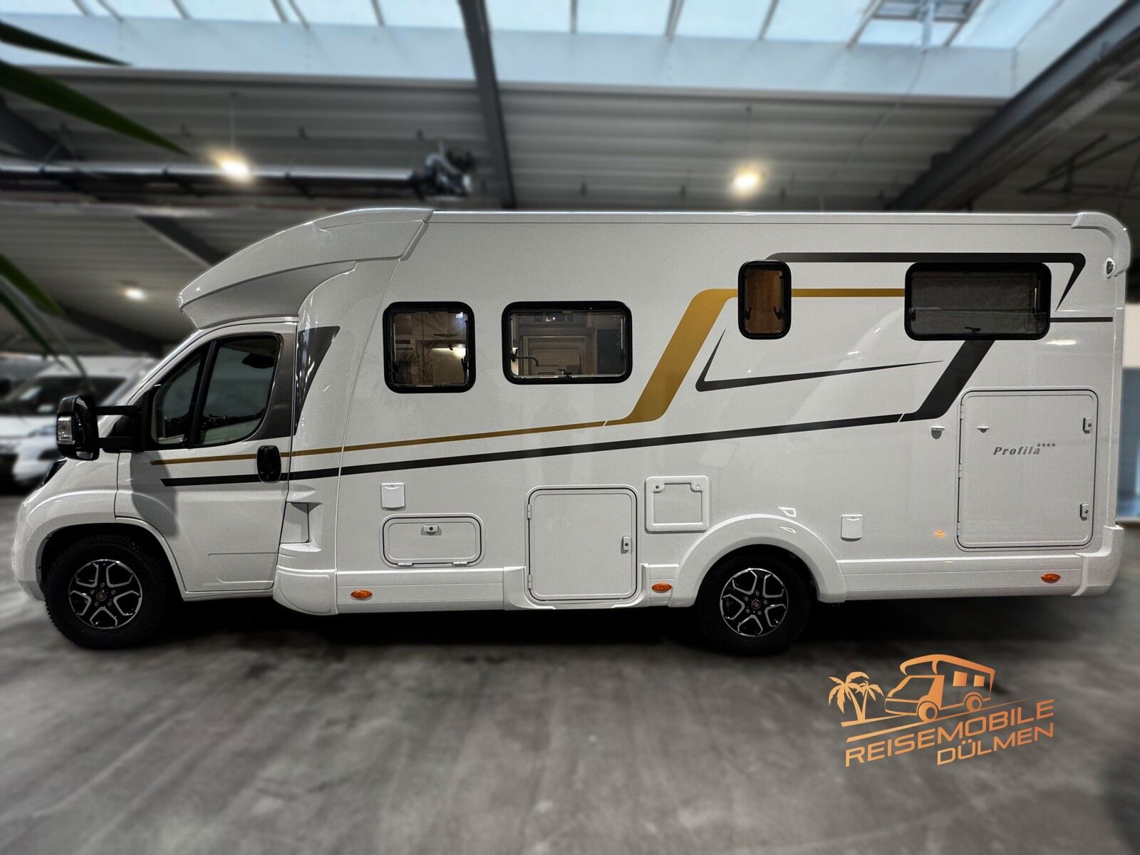 Fahrzeugabbildung Eura Mobil Profila T 720 EF Edition 101 4,25t Fahrassi