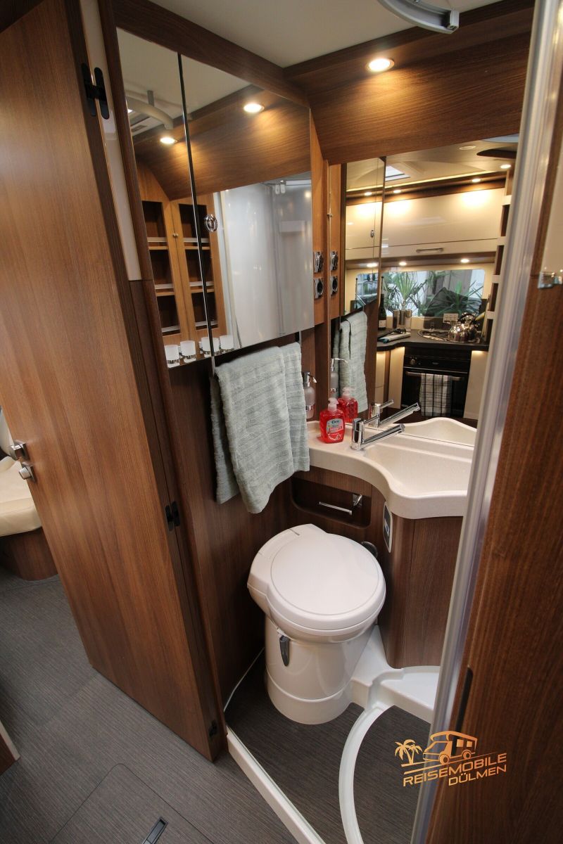 Fahrzeugabbildung Carthago c-tourer I  148 LE 180PS Auto Solar AHK 5.Sitzer