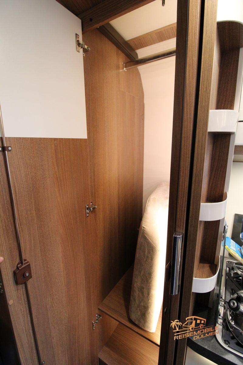 Fahrzeugabbildung Carthago c-tourer I  148 LE 180PS Auto Solar AHK 5.Sitzer