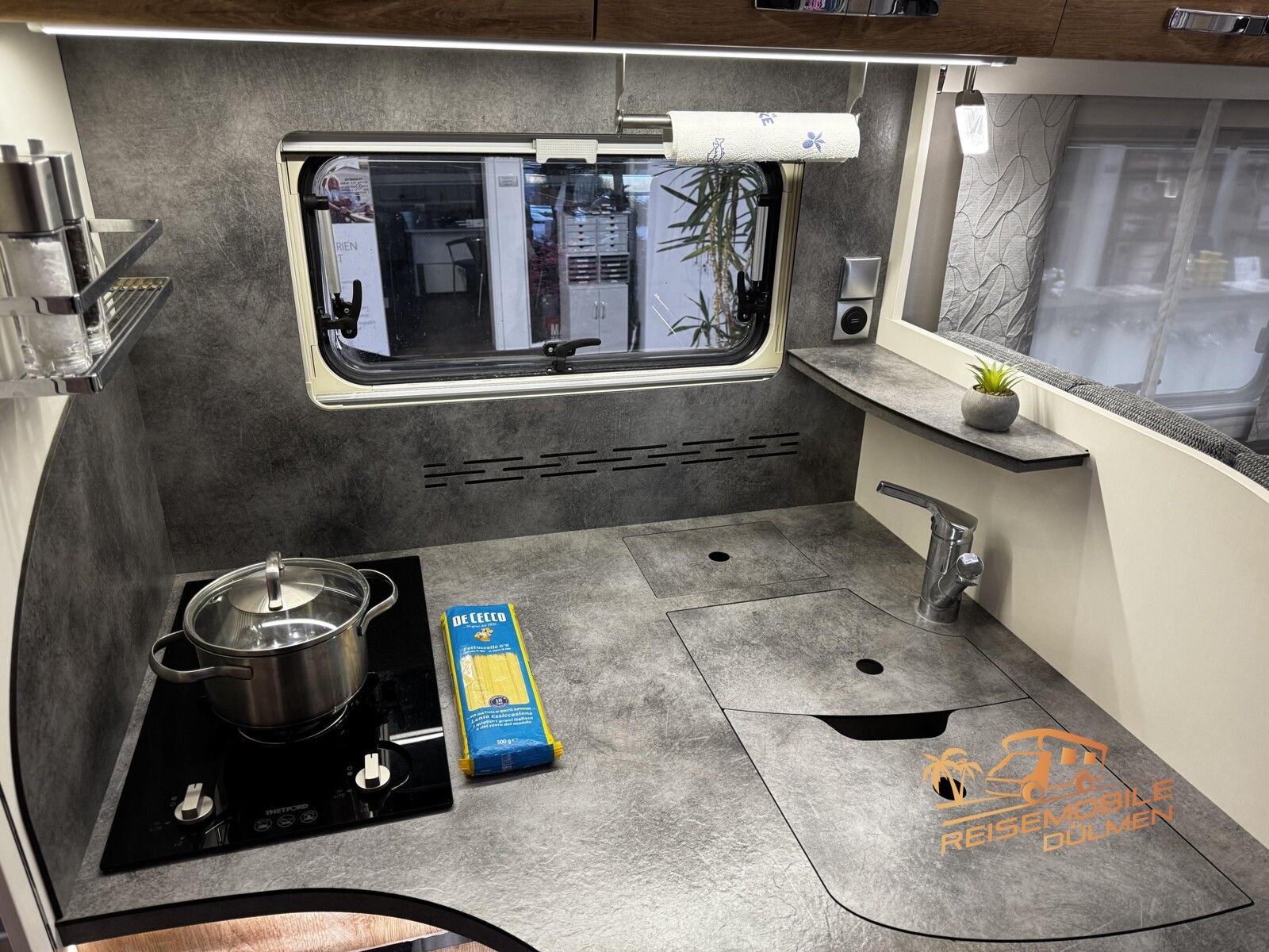 Fahrzeugabbildung Frankia M-Line T 7400 GD Exklusiv V6 3,0CDI SAT TV Alde