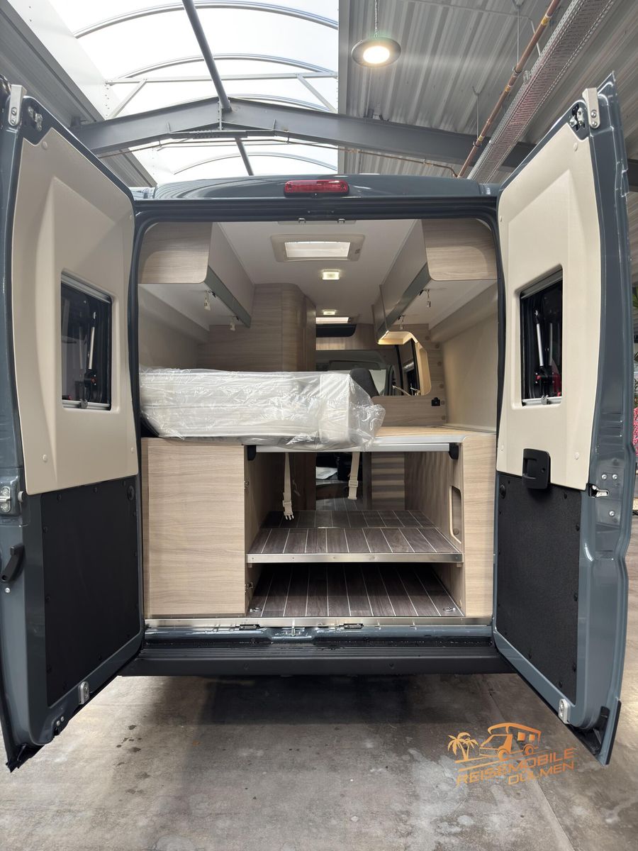 Fahrzeugabbildung Forster Livin Up Pro FV 636 EBL 8G Auto Isofix e.Spiegel