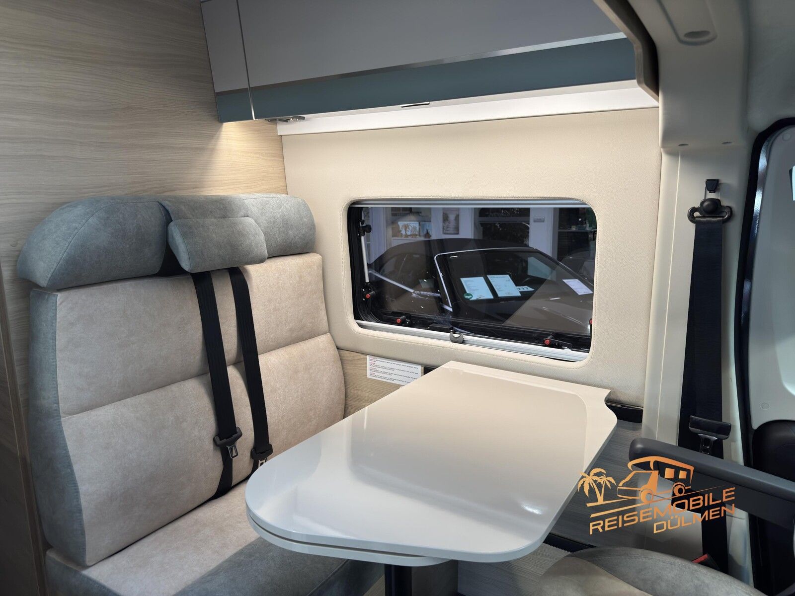 Fahrzeugabbildung Forster Livin Up Pro FV 636 EBL 8G Auto Isofix e.Spiegel