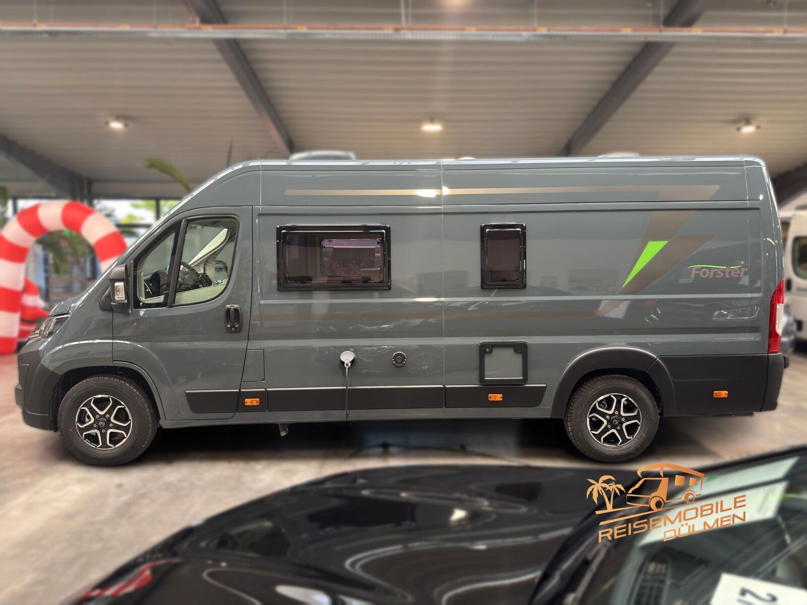 Fahrzeugabbildung Forster Livin Up Pro FV 636 EBL 8G Auto Isofix e.Spiegel