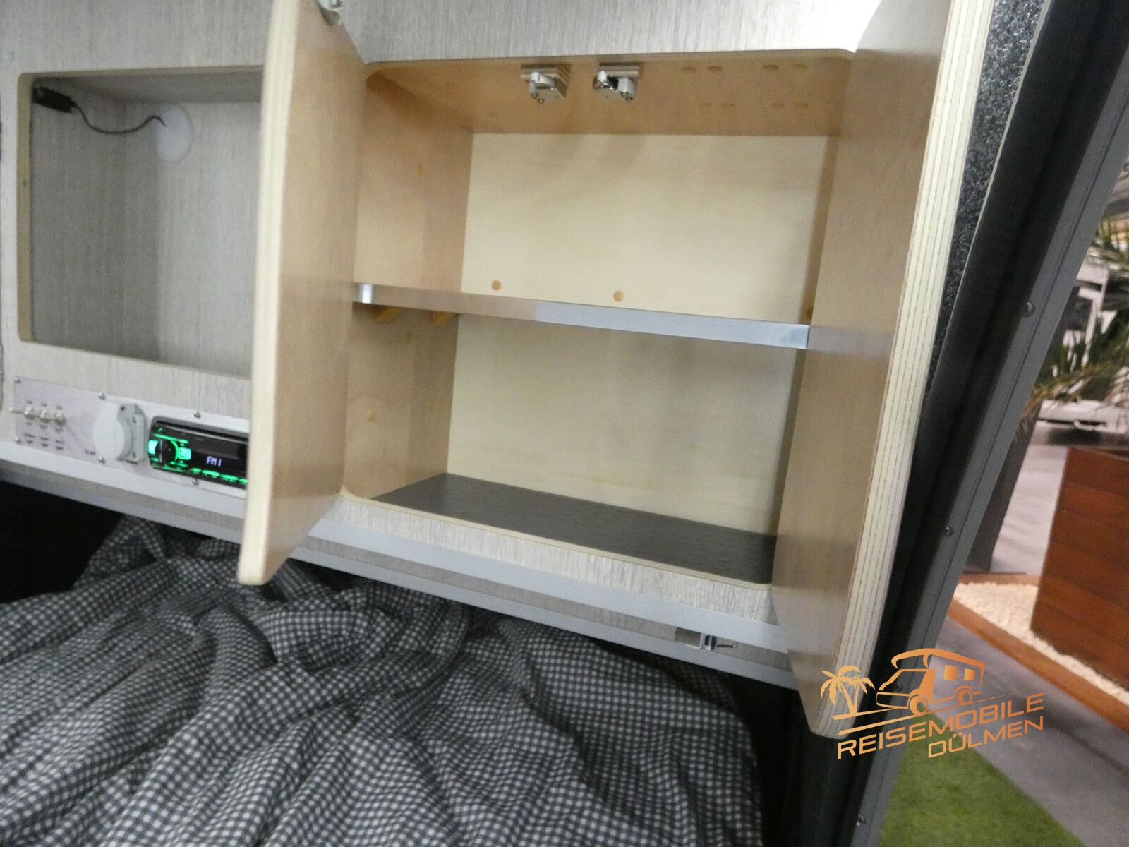 Fahrzeugabbildung Andere LifeStyle Camper SteelDrop Arbeitsplatte Edelsta