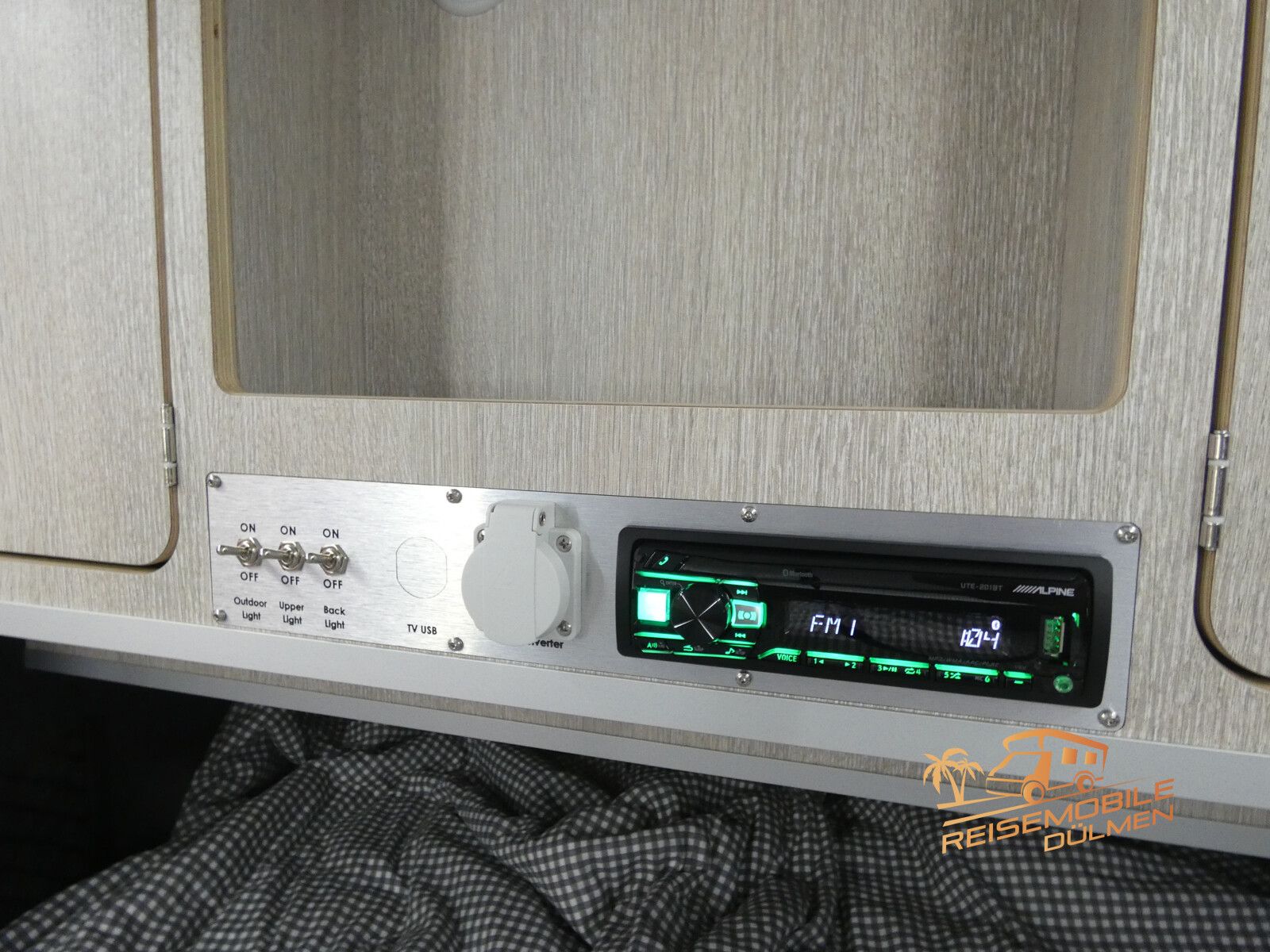 Fahrzeugabbildung Andere LifeStyle Camper SteelDrop Arbeitsplatte Edelsta