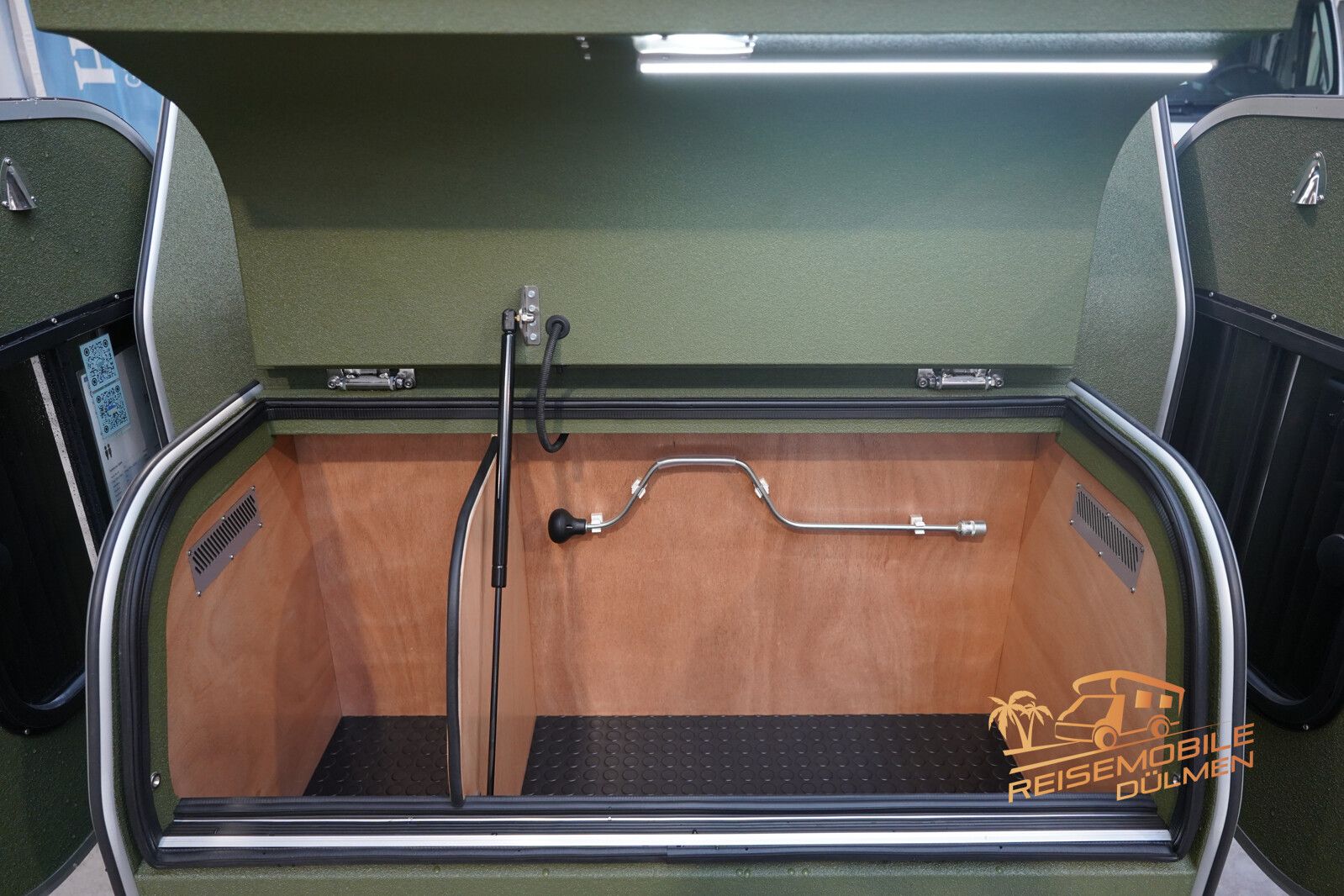 Fahrzeugabbildung Andere LifeStyle Camper X-Line Außendusche Dachreling A