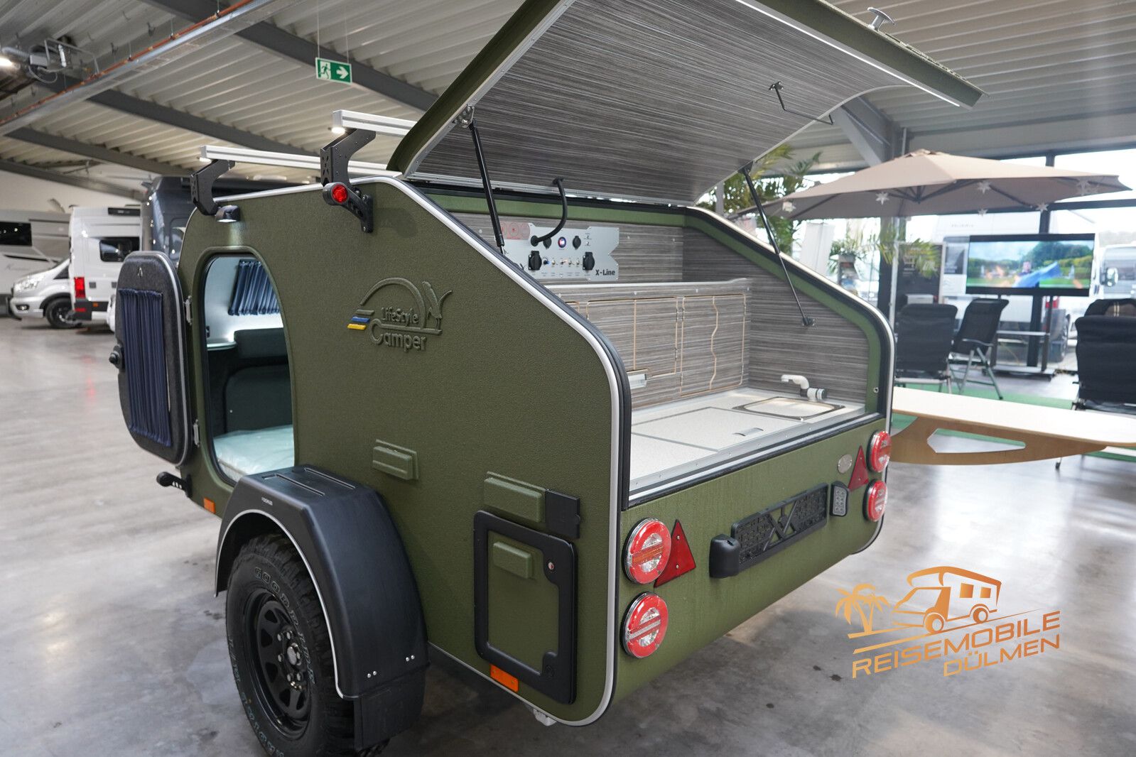 Fahrzeugabbildung Andere LifeStyle Camper X-Line Außendusche Dachreling A