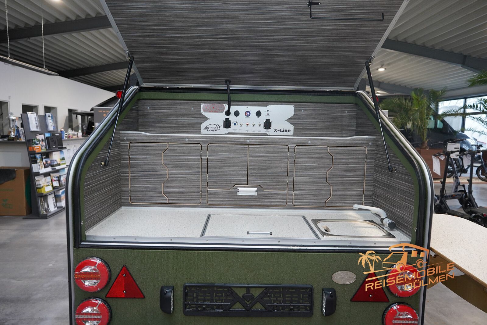 Fahrzeugabbildung Andere LifeStyle Camper X-Line Außendusche Dachreling A