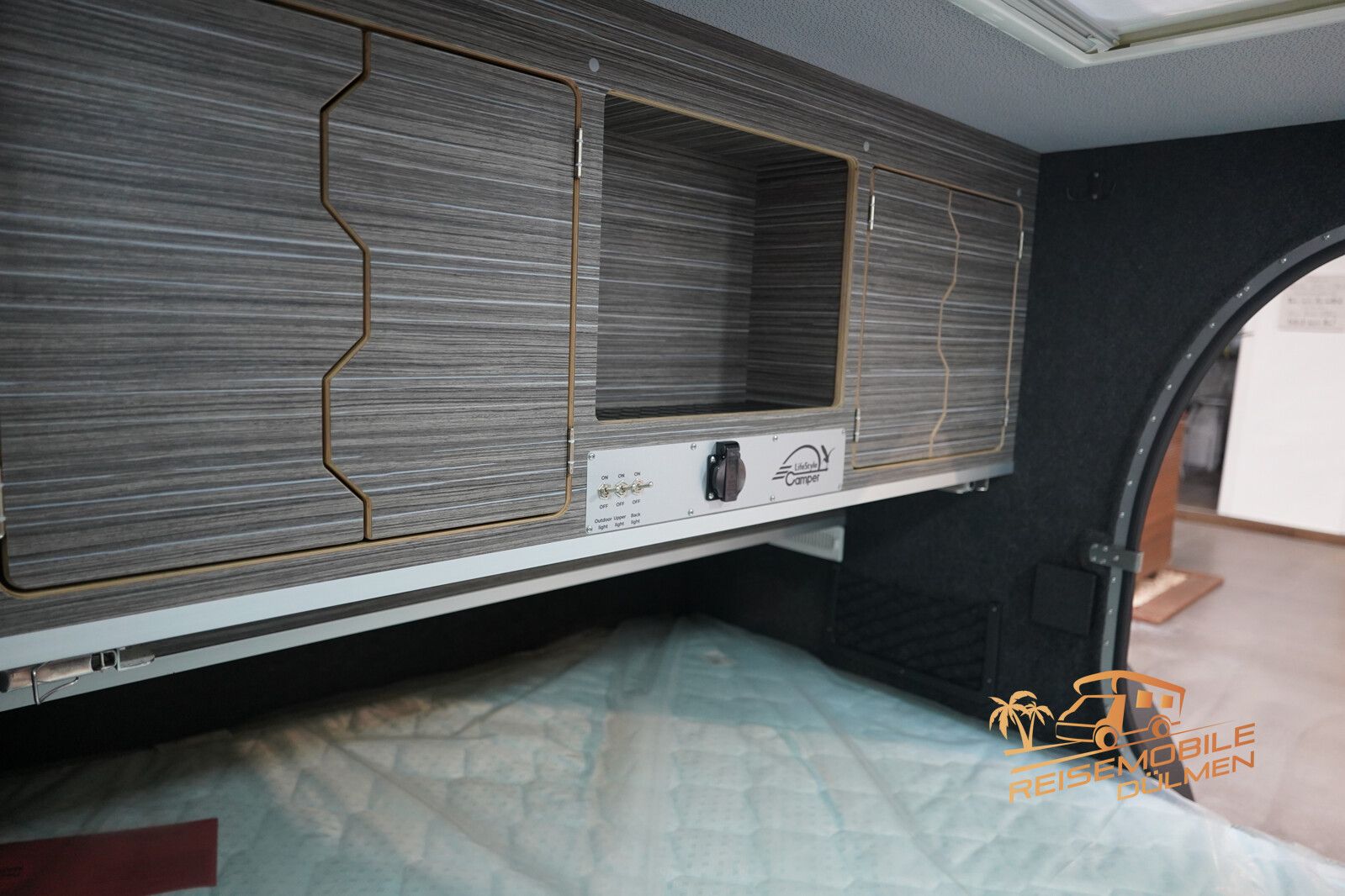 Fahrzeugabbildung Andere LifeStyle Camper X-Line Außendusche Dachreling A