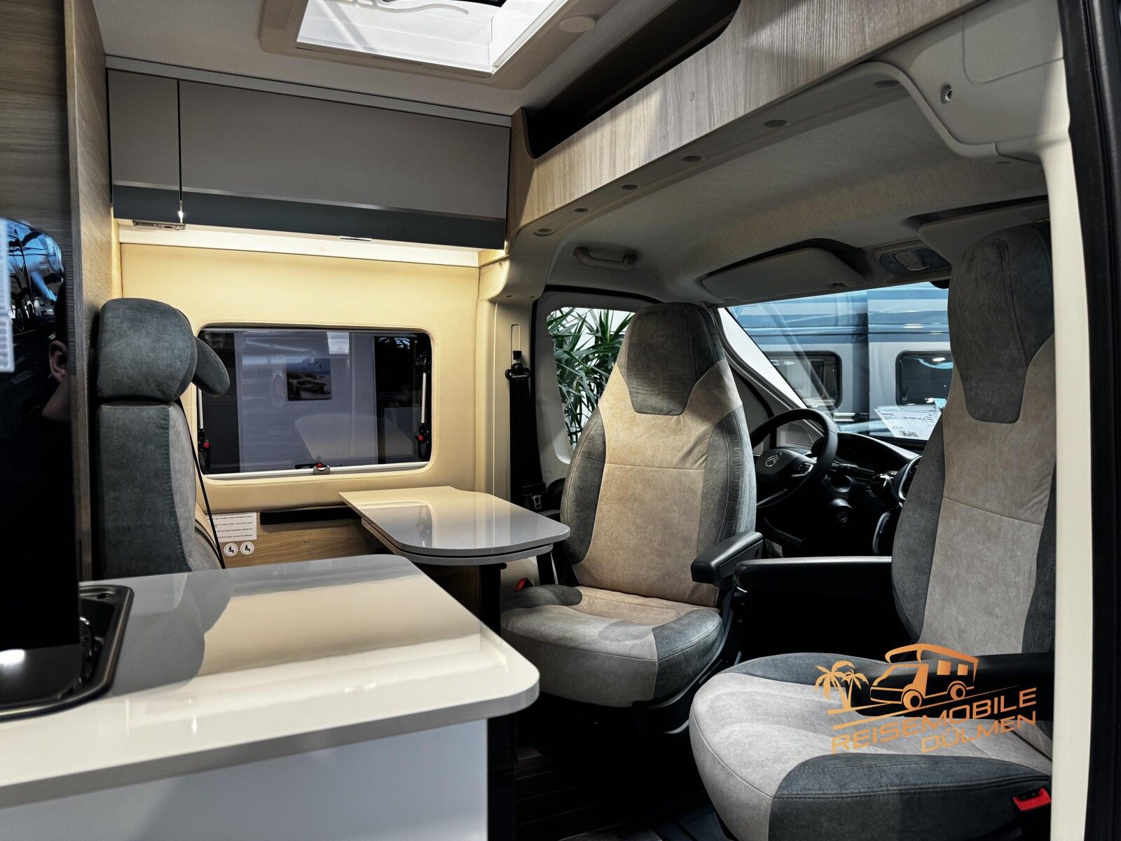 Fahrzeugabbildung Forster Livin Up Pro FV541 HBL Combi4Gas Travel Line PDC