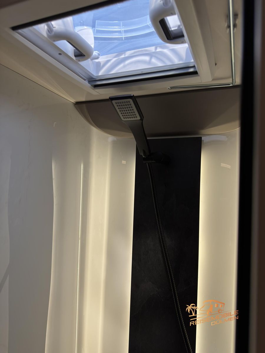 Fahrzeugabbildung LMC Cruiser 750 EL Sicherheits-Paket Fiat GFK