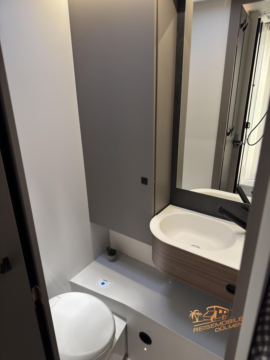 Fahrzeugabbildung LMC Cruiser 750 EL Sicherheits-Paket Fiat GFK