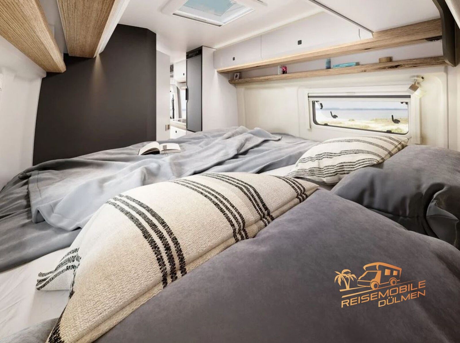 Fahrzeugabbildung Hobby Prestige Van 640 ET verfügbar ab 03.2025!