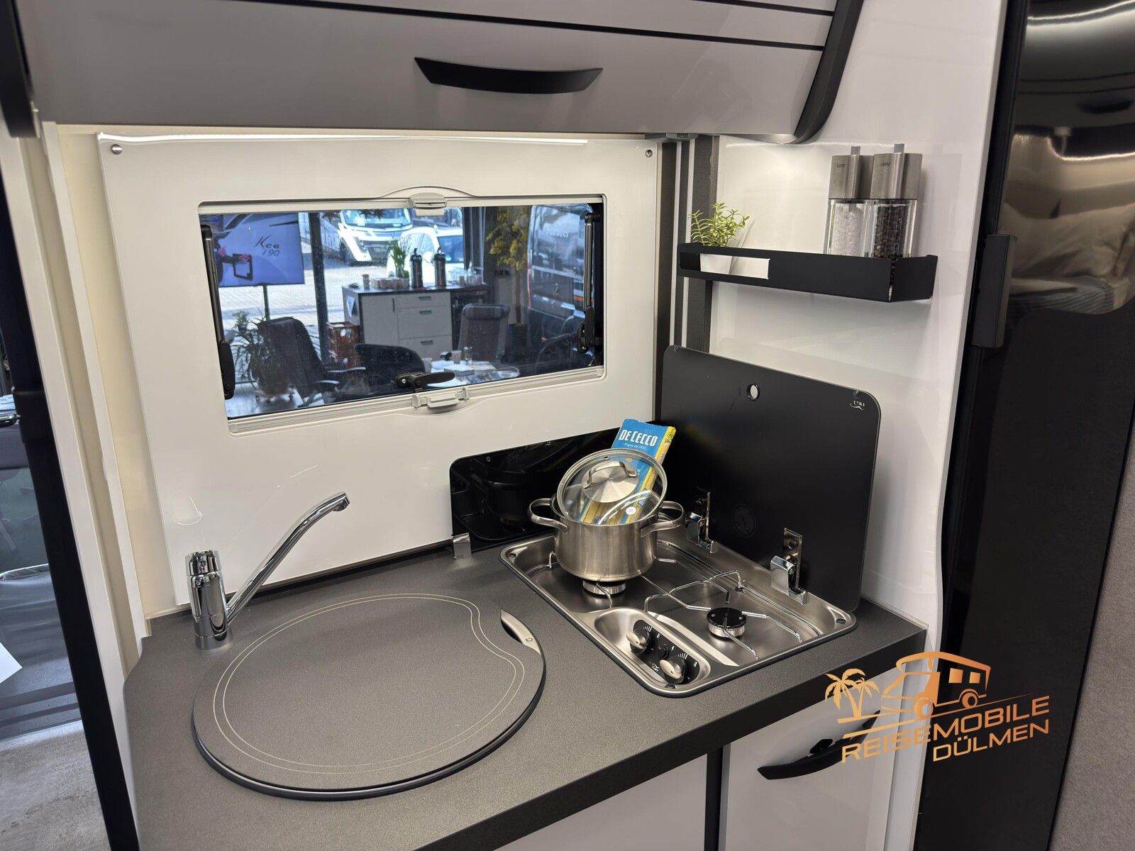 Fahrzeugabbildung Forster A 699EB 2026 Driver Assi Winter Paket 5 Sitzer