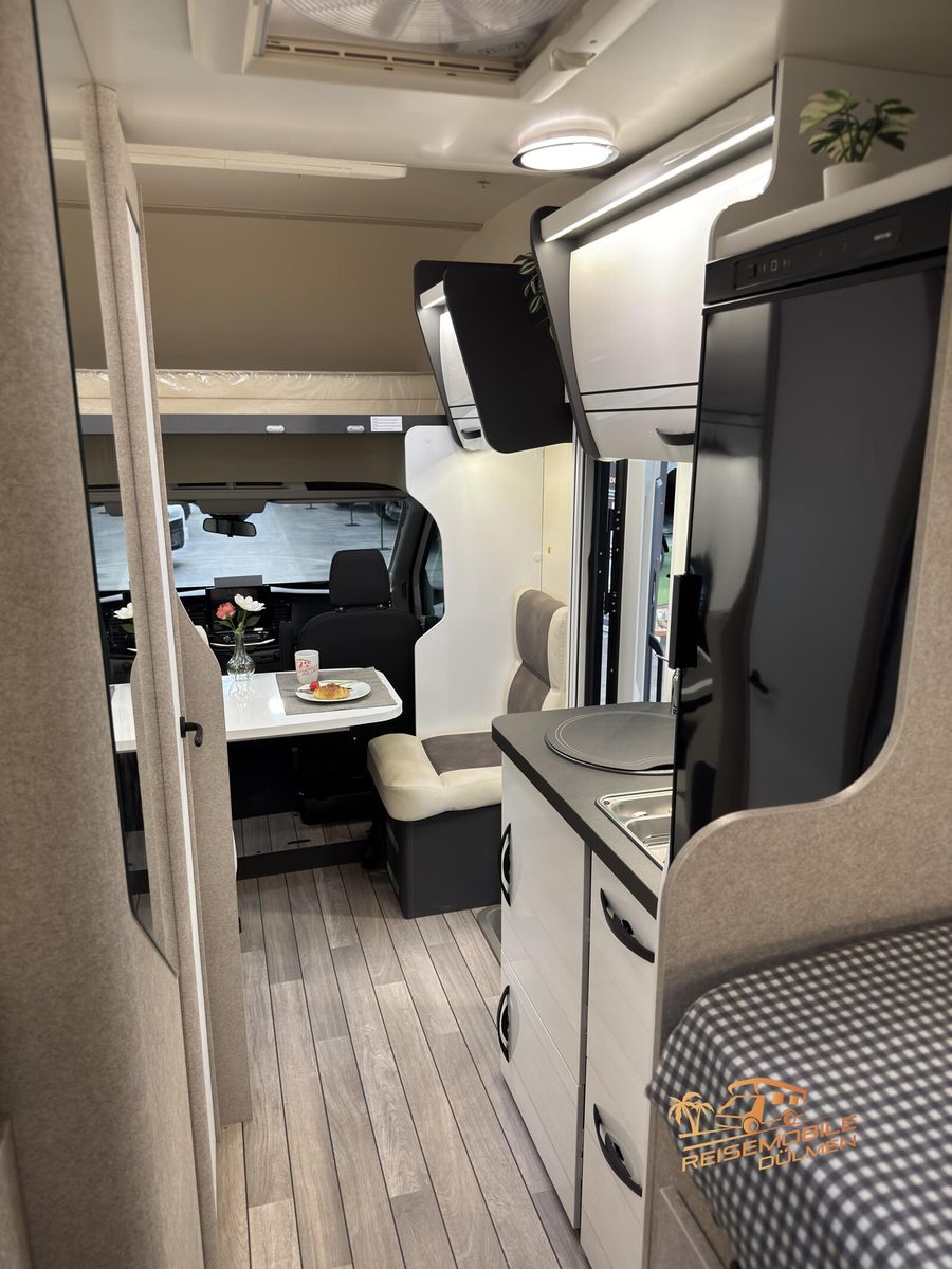 Fahrzeugabbildung Forster A 699EB 2026 Driver Assi Winter Paket 5 Sitzer