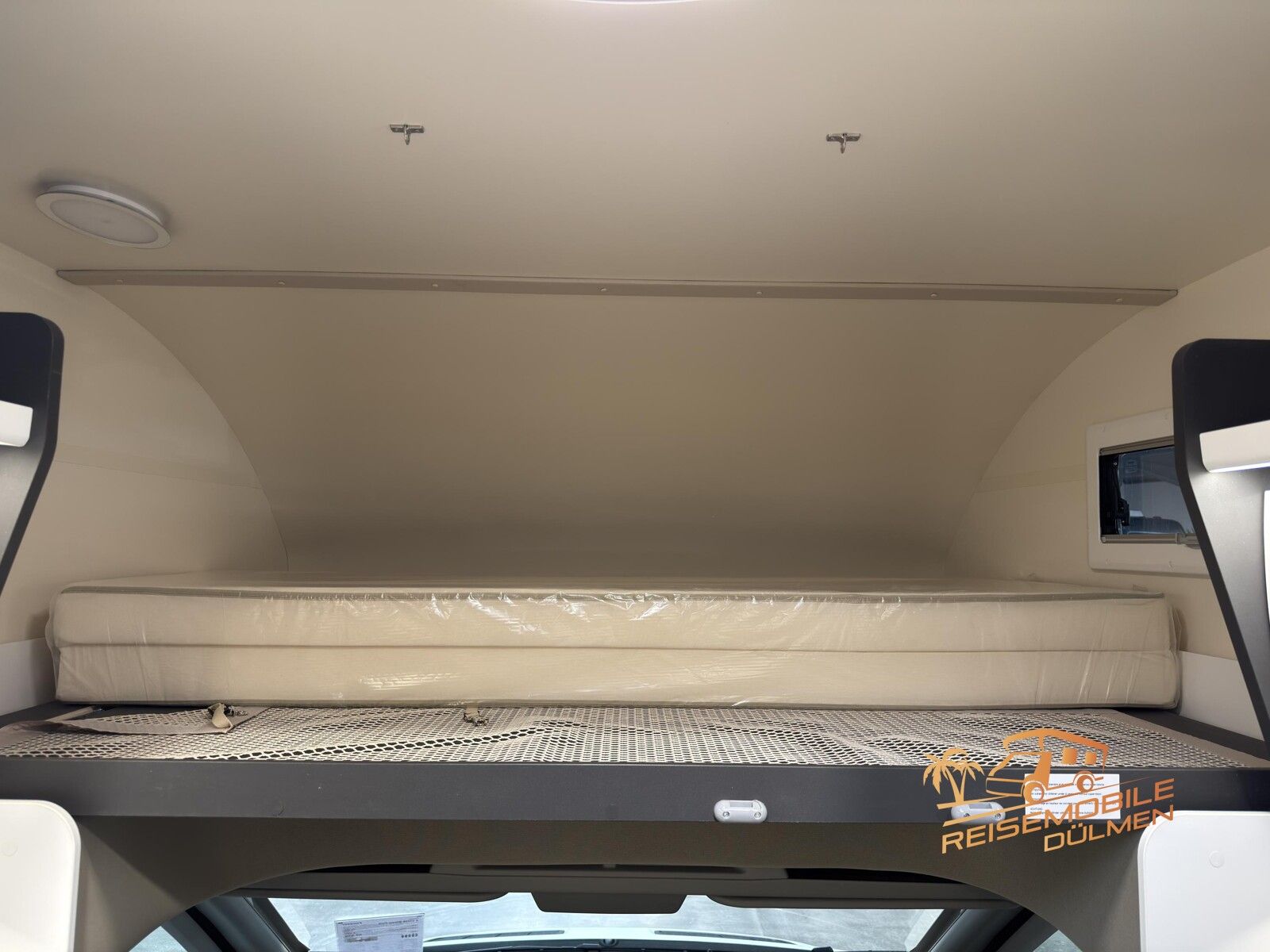 Fahrzeugabbildung Forster A 699EB Winter Pack Driver Assist. Markise RFK