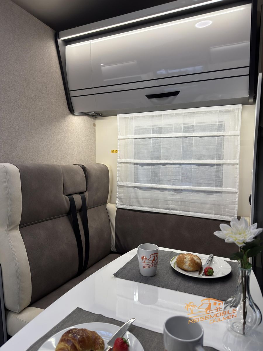 Fahrzeugabbildung Forster A 699EB Winter Pack Driver Assist. Markise RFK