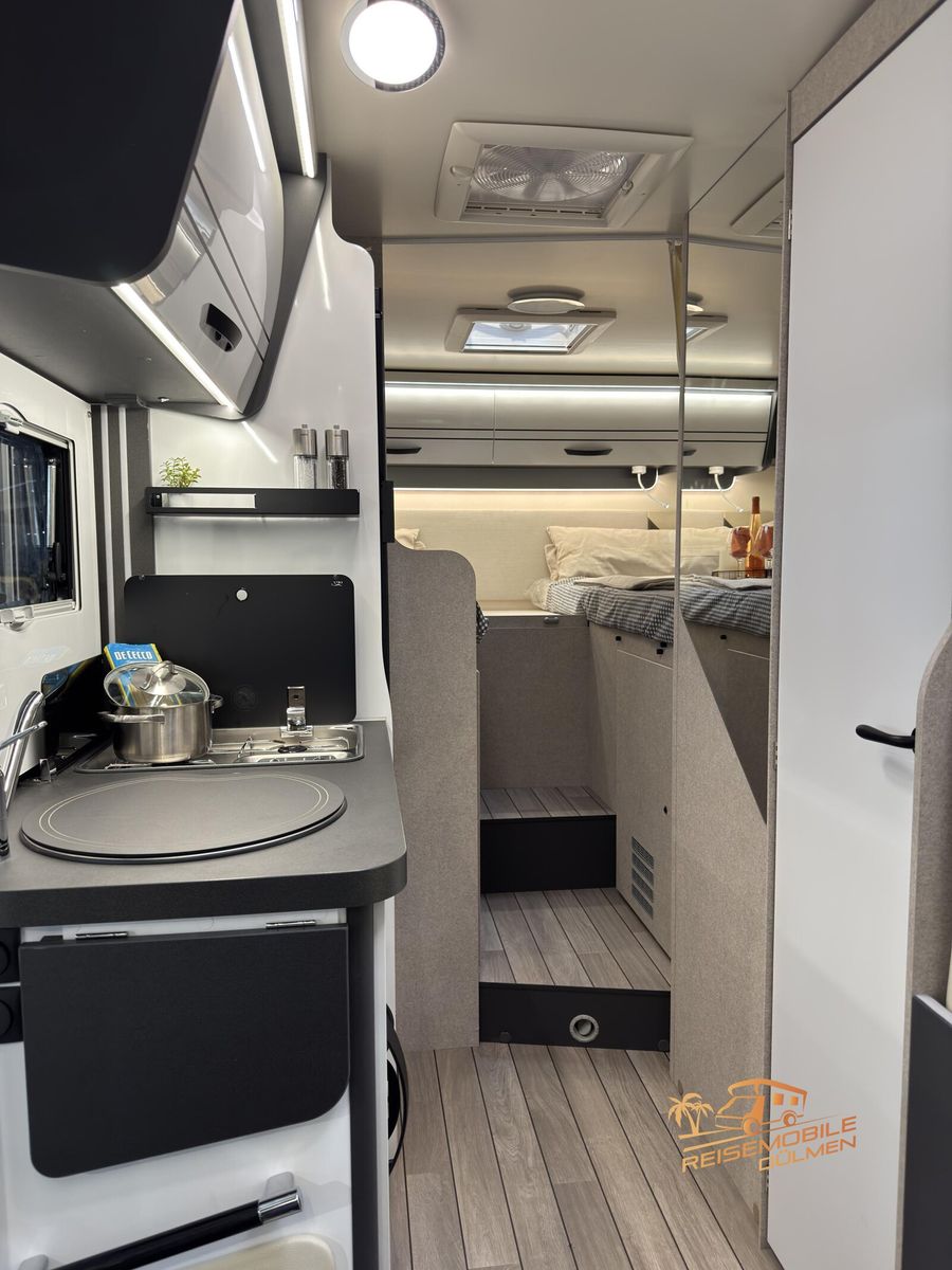 Fahrzeugabbildung Forster A 699EB Winter Pack Driver Assist. Markise RFK