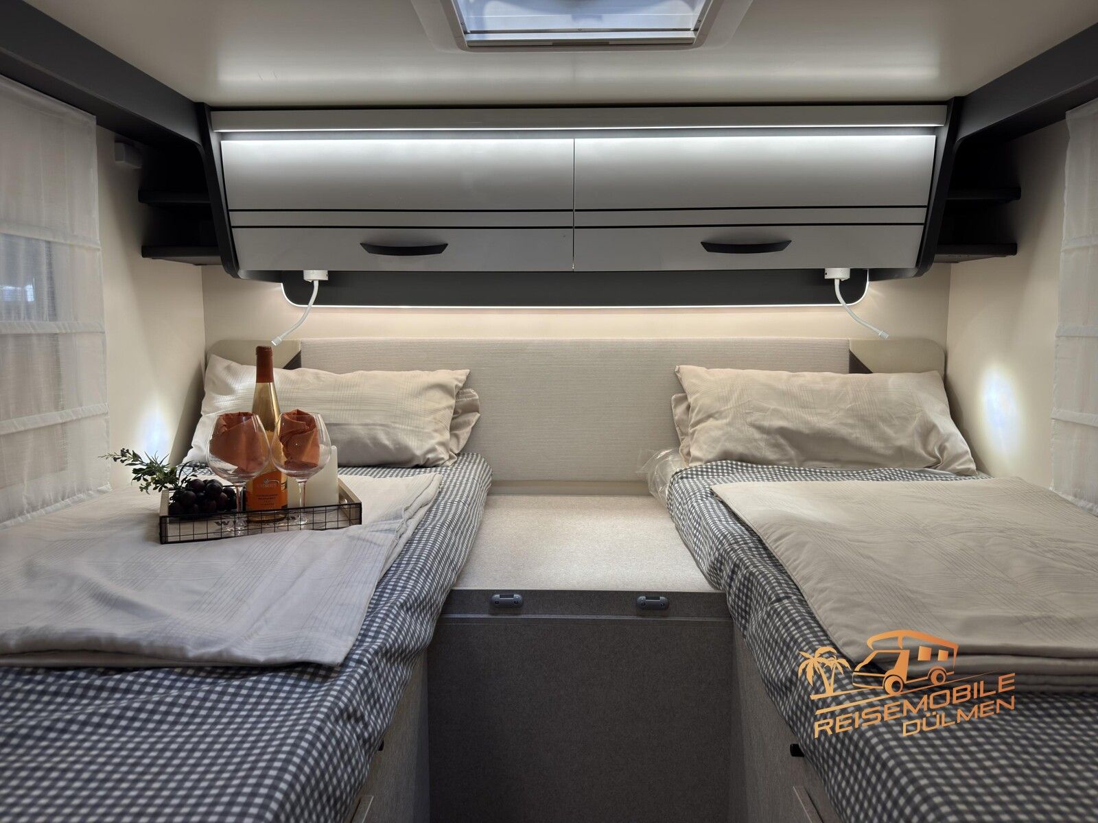 Fahrzeugabbildung Forster A 699EB Winter Pack Driver Assist. Markise RFK