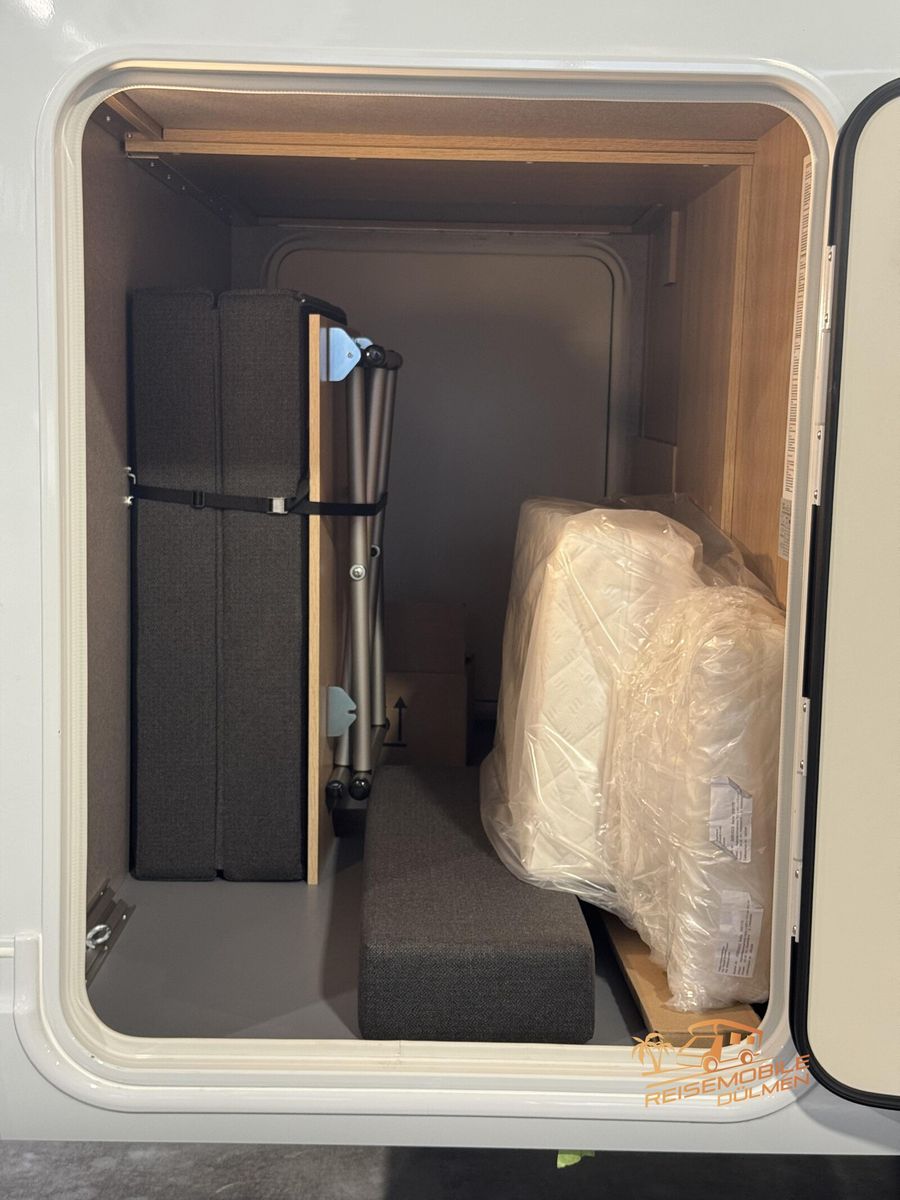 Fahrzeugabbildung Hobby OnTour C 680 GE Auto. PIONEER 9 Markise 16