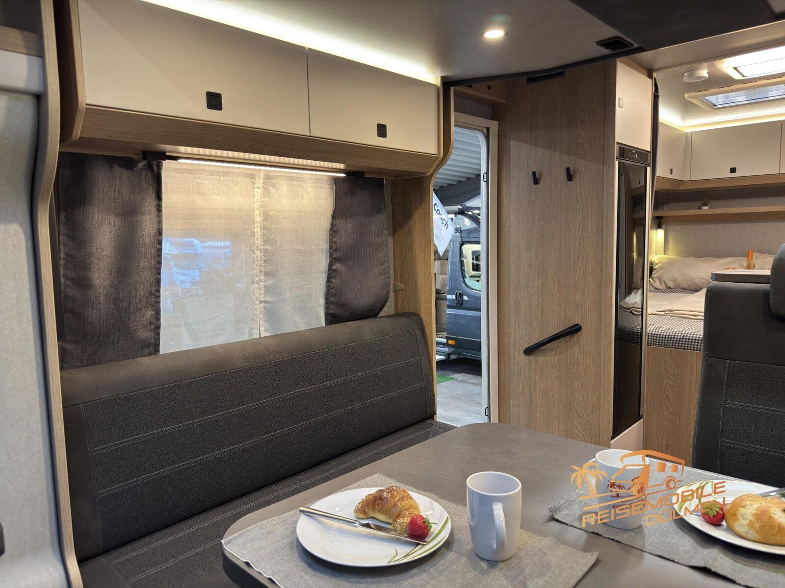 Fahrzeugabbildung Hobby OnTour T 700 FH Paket Safety Allwettereifen