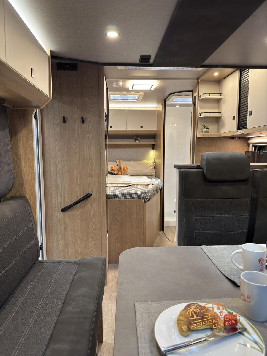 Fahrzeugabbildung Hobby OnTour T 700 FH Paket Safety Allwettereifen