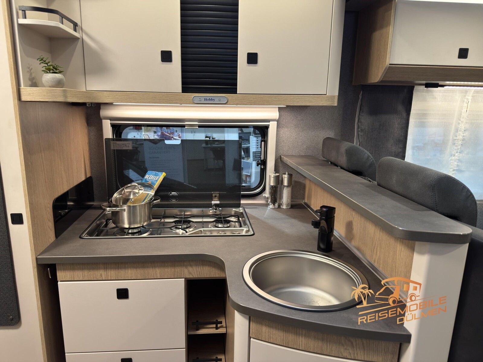 Fahrzeugabbildung Hobby OnTour T 700 FH Paket Safety Allwettereifen