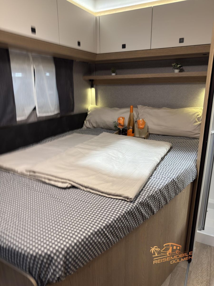 Fahrzeugabbildung Hobby OnTour T 700 FH Paket Safety Allwettereifen