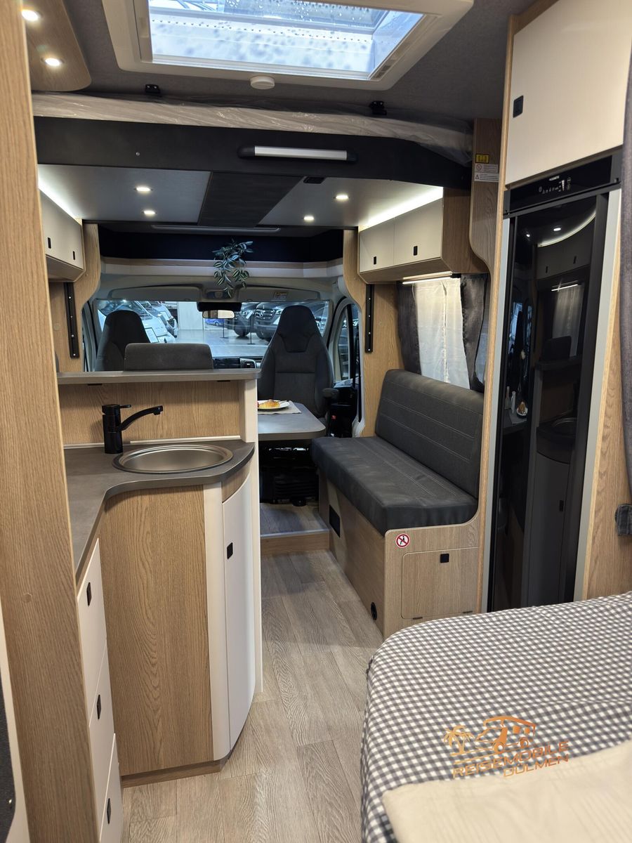 Fahrzeugabbildung Hobby OnTour T 700 FH Paket Safety Allwettereifen