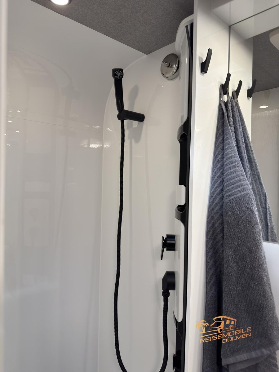 Fahrzeugabbildung Hobby OnTour T 700 FH Paket Safety Allwettereifen