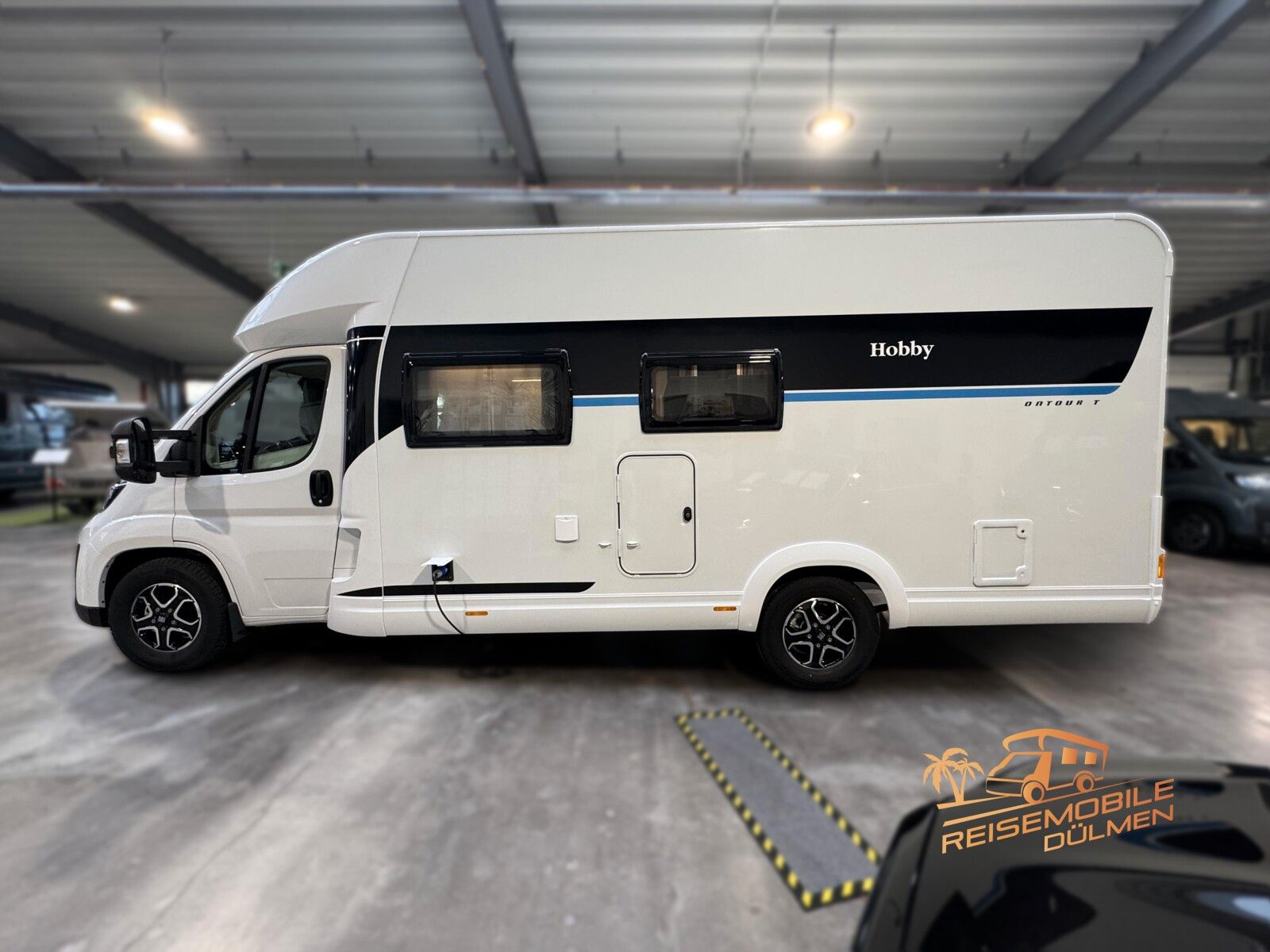 Fahrzeugabbildung Hobby OnTour T 700 FH Paket Safety Allwettereifen