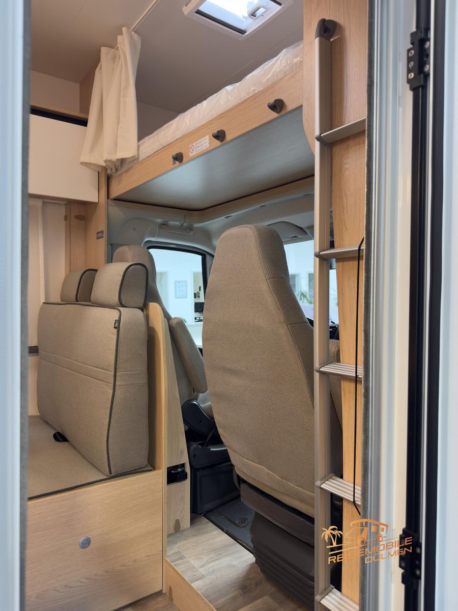 Fahrzeugabbildung LMC Tourer Alkoven A 690 G 8G Auto Fahrradträger