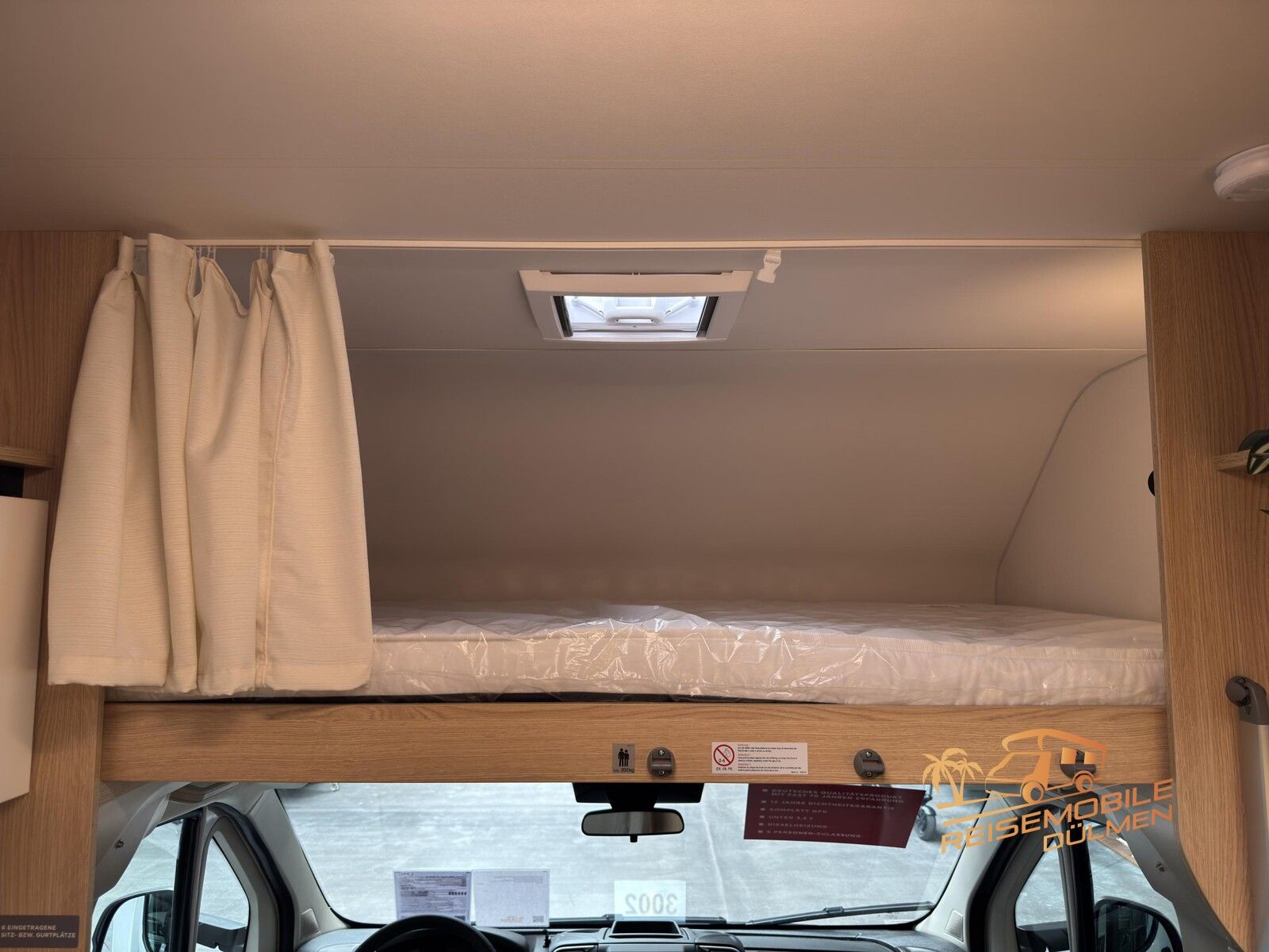 Fahrzeugabbildung LMC Tourer Alkoven A 690 G 8G Auto Fahrradträger