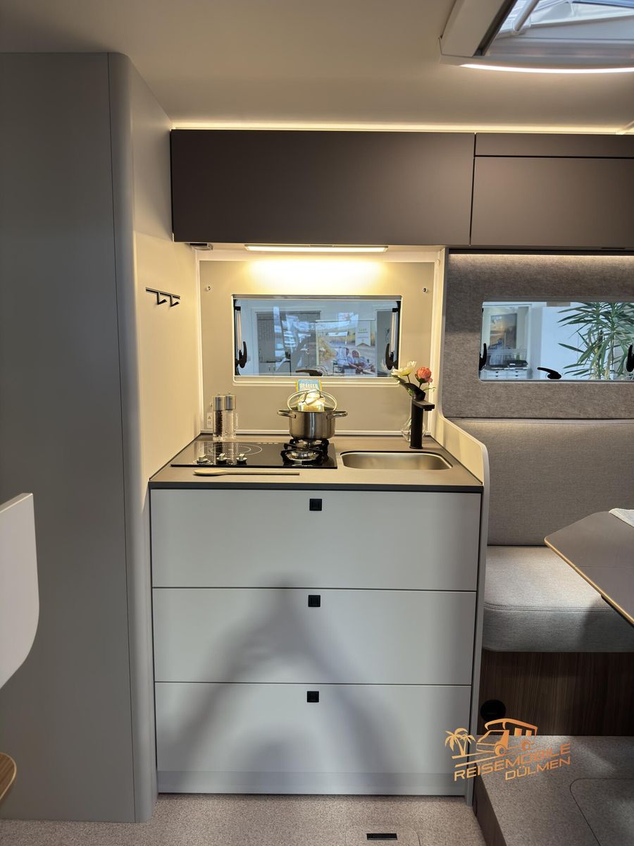 Fahrzeugabbildung LMC Cruiser 750 EF Sicherheits-Paket Automatik RFK