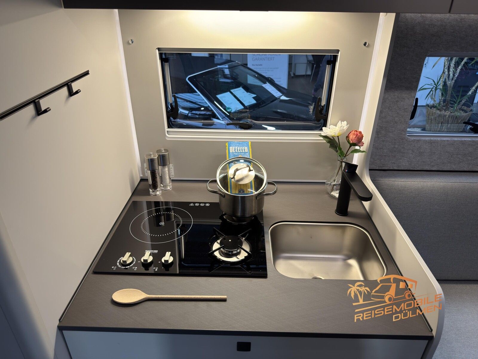 Fahrzeugabbildung LMC Cruiser 750 EF Sicherheits-Paket Automatik RFK