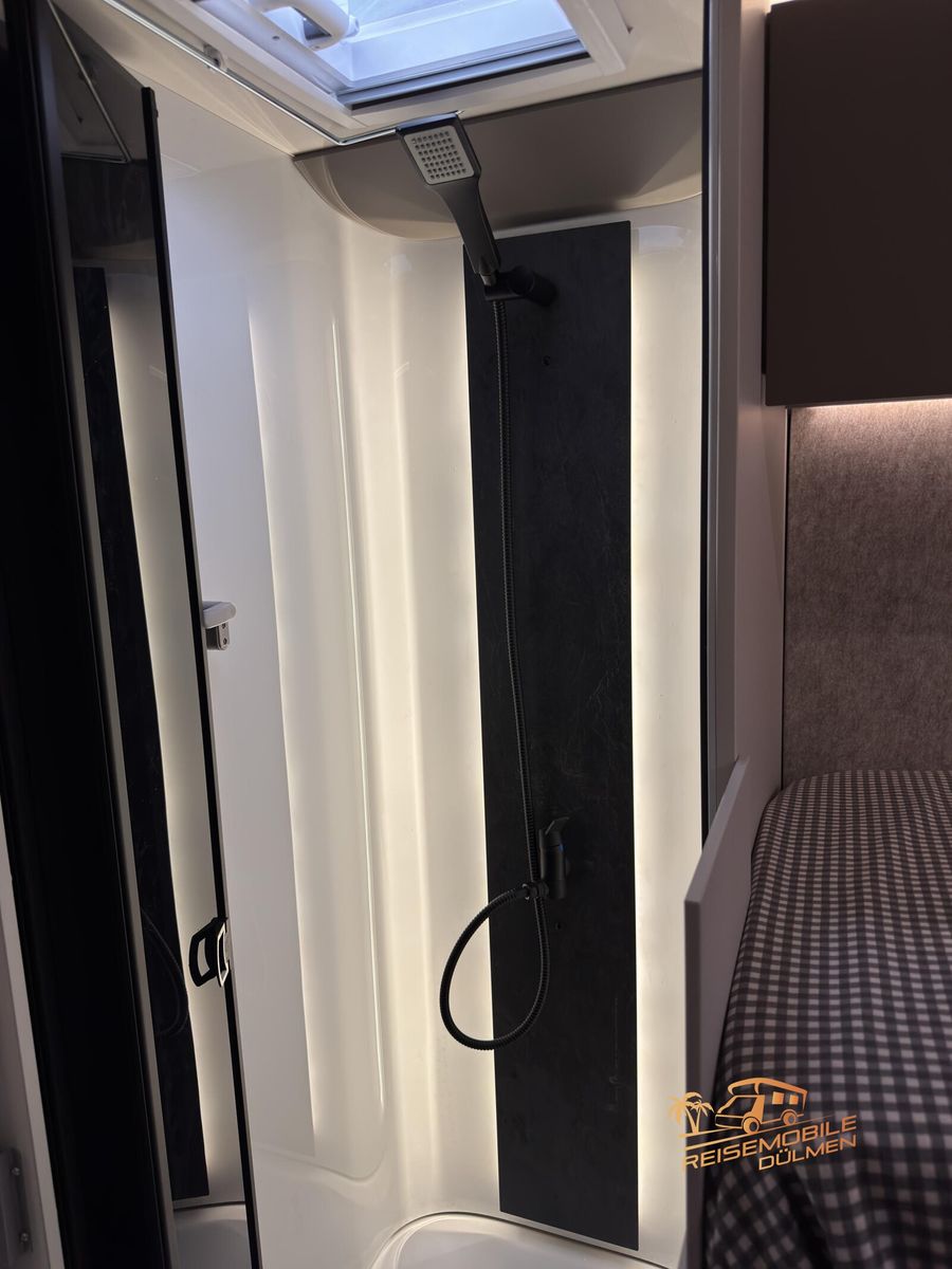 Fahrzeugabbildung LMC Cruiser 750 EF Sicherheits-Paket Automatik RFK