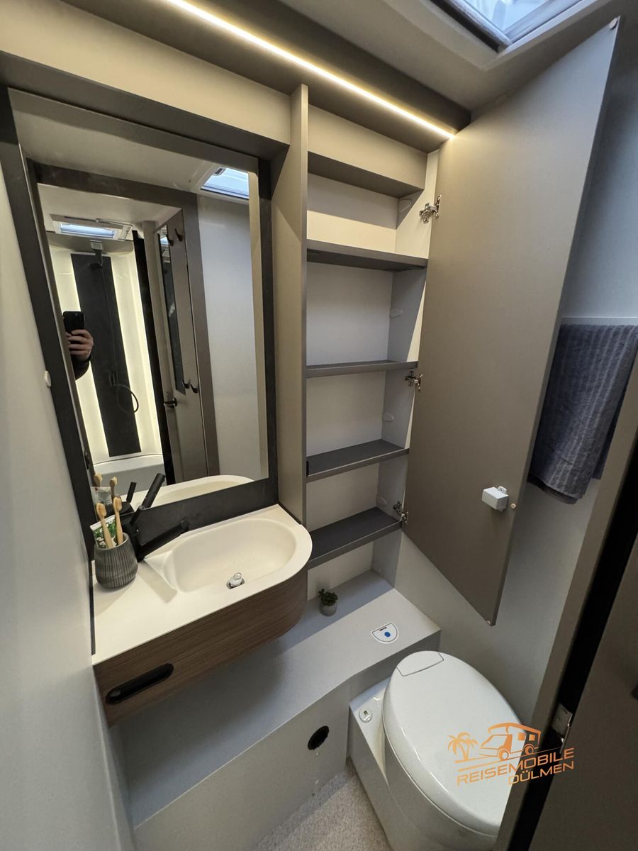 Fahrzeugabbildung LMC Cruiser 750 EF Sicherheits-Paket Automatik RFK